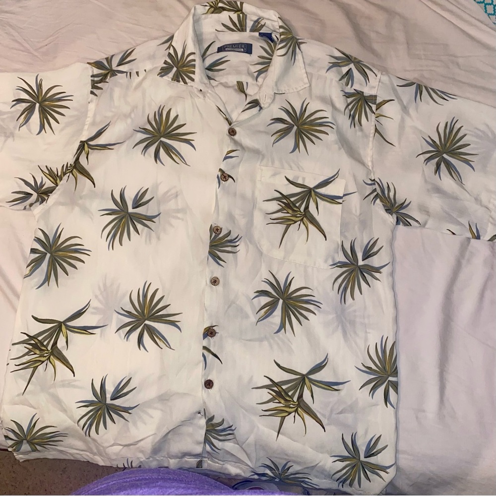 Size Large Tropical Palm Print Men’s Casual Premier International Shirt